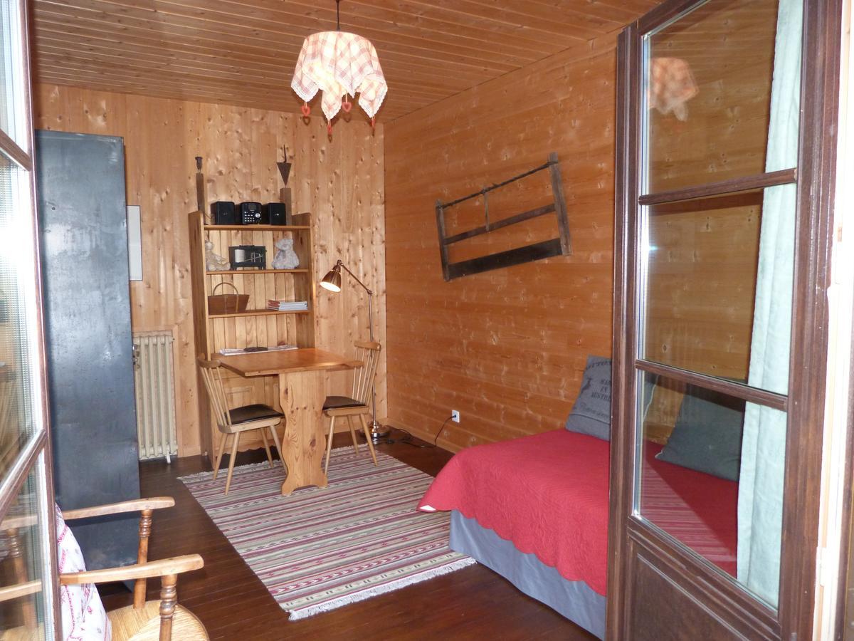 B & B Au Dela Du Temps Saint-Mamet Екстериор снимка